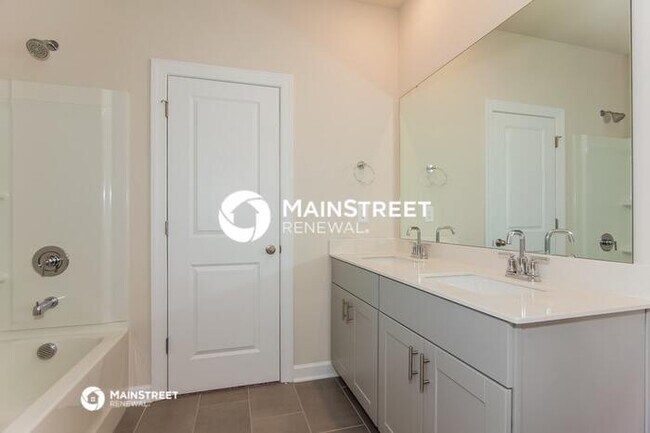 Building Photo - 3 Bedroom Pet-Friendly Home in Belmont, NC with Main Street Renewal