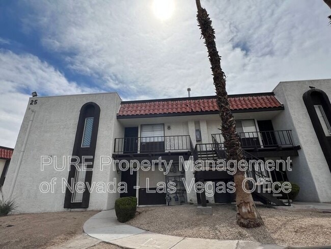 Building Photo - 1405 E Vegas Valley Dr