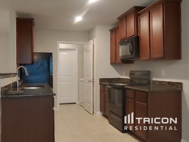 Building Photo - 24033 Wilde Dr