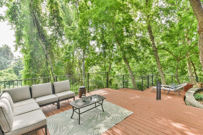 Building Photo - 4736 Post Oak Timber Dr