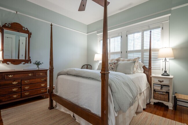 Building Photo - 290 Milledge Cir