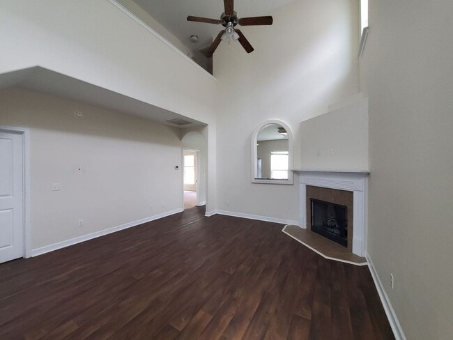 Building Photo - 60 Summer Hill Ct