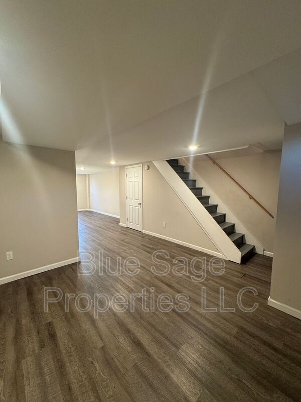 Building Photo - 279 Westpark Ln