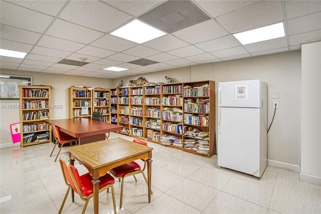 Building Photo - 1833 S Ocean Dr