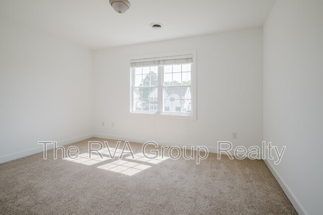 Building Photo - 4900 Lofton Dr