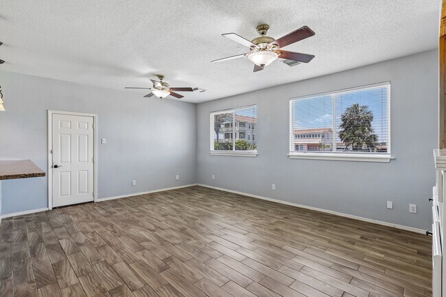 Building Photo - 5709 Maco St