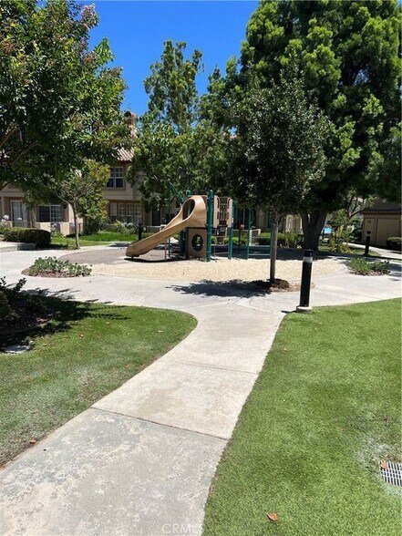 Building Photo - 326 Pasto Rico-