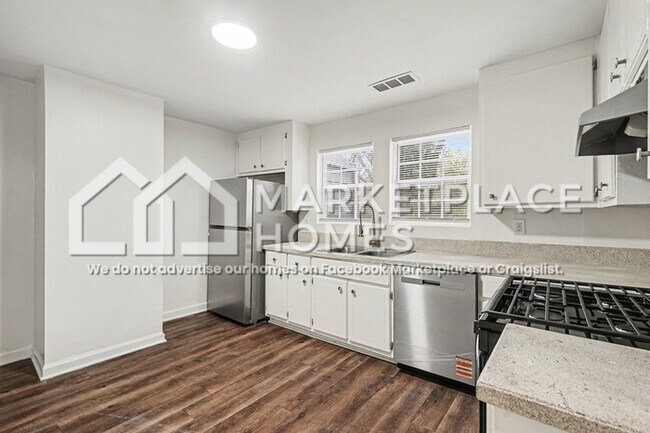 Building Photo - 5799 Redan Rd