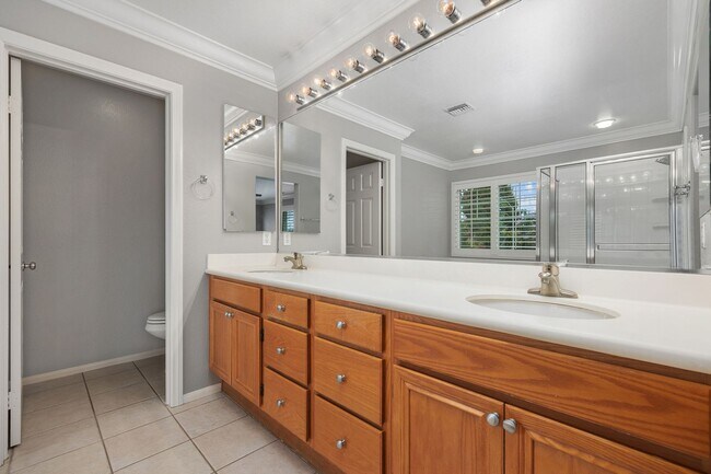 Building Photo - Beautiful home in Canterbery