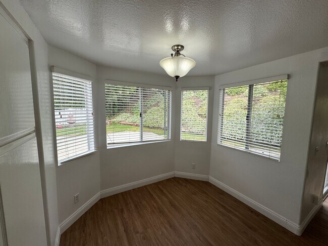 Building Photo - 1423 Portofino Dr