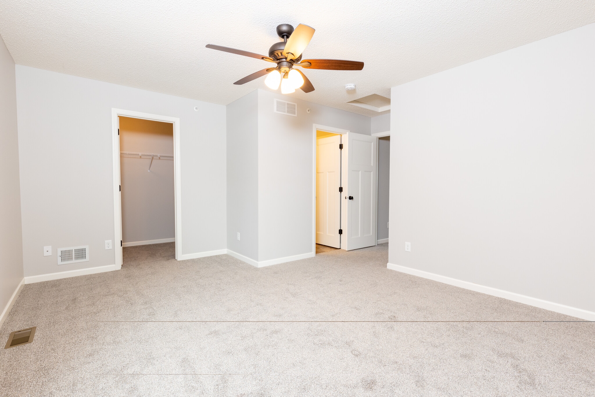 Building Photo - 11340 Sand Castle Dr