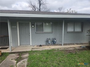 Building Photo - 1802 Avenue H A Ave