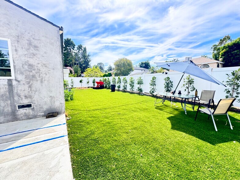 Building Photo - 11836 Laurelwood Dr