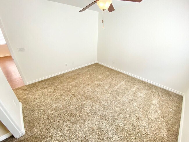 Building Photo - Ultra-Efficient 3 Bed / 2.5 Bath Inspirada Home with Fully Paid-Off Solar Panels!