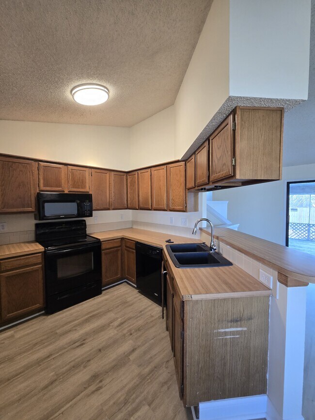 Building Photo - 5223 S Mosley St