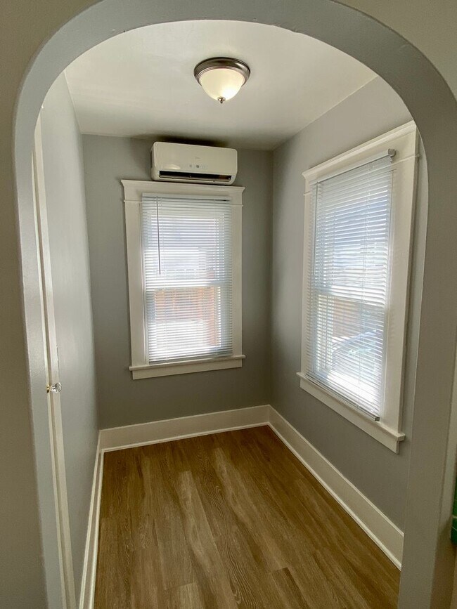 Building Photo - 2315-2317 State Street