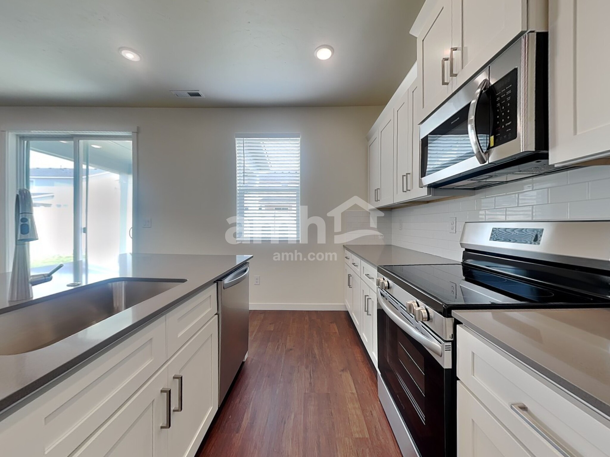 Building Photo - 1480 N Garnet Creek Ave