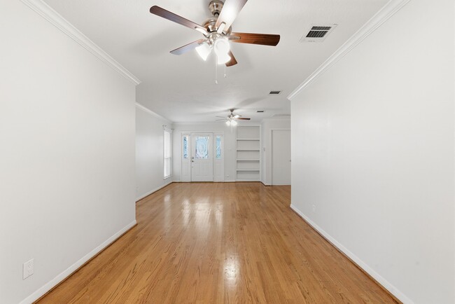 Building Photo - 1618 Willowby Dr