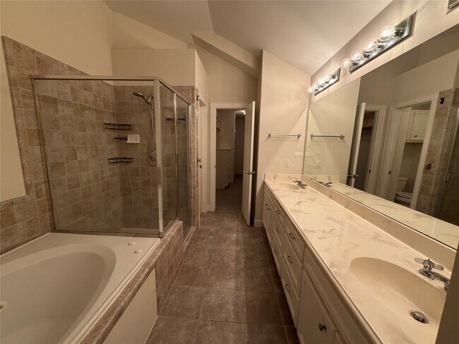 Building Photo - 8715 Meadowcroft Dr