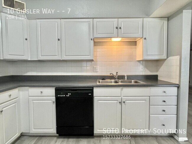 Building Photo - 10 Giesler Way