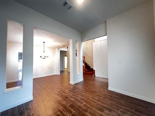 Building Photo - 11011 Christmas Fern St