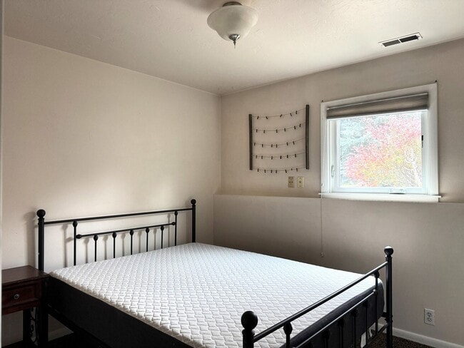 Building Photo - Great location in Park Meadows