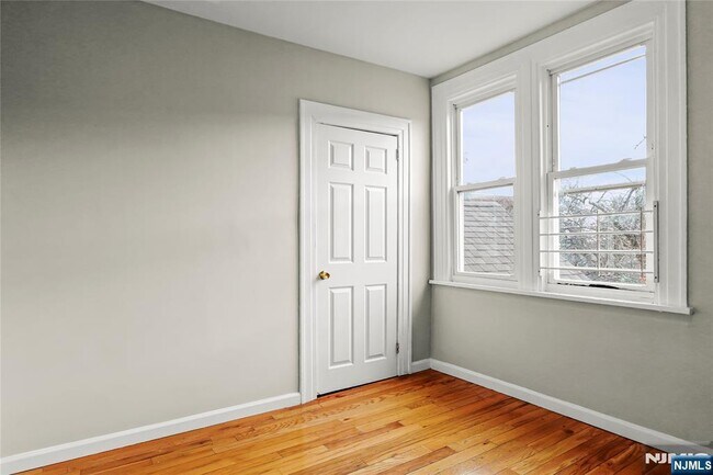 Building Photo - 117 Parkview Terrace