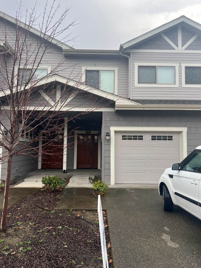 Primary Photo - 2 Bedroom 2.5 Bath Townhome in desirable C...