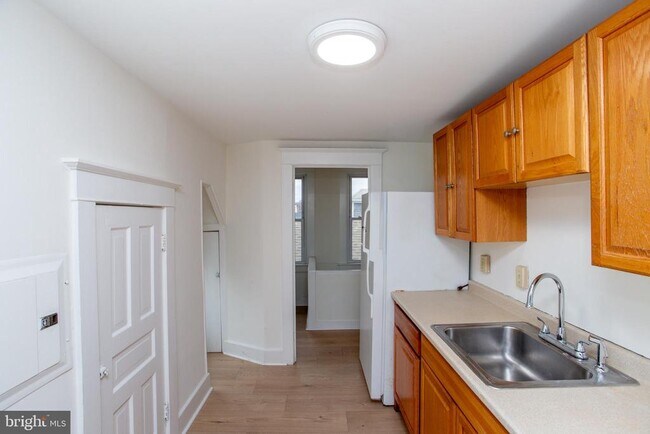 Building Photo - 37 S 13th St