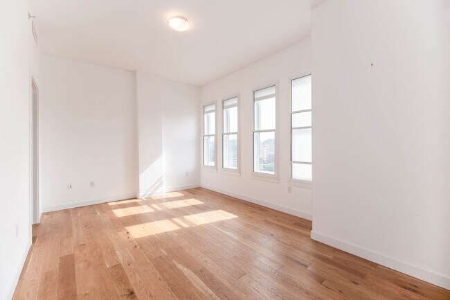 Master Bedroom - 410 Acoma St