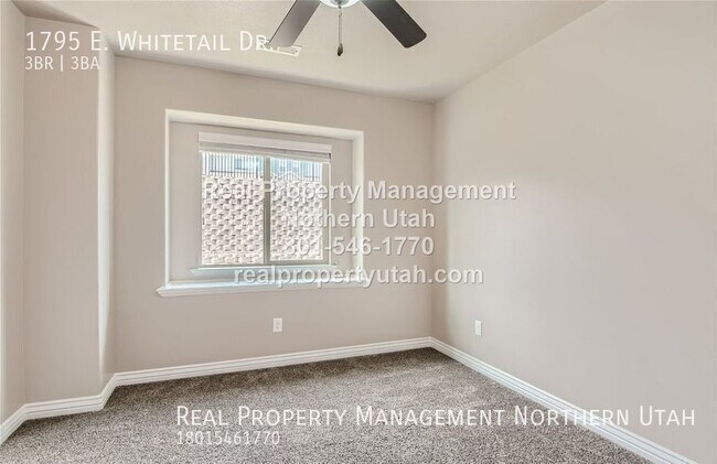 Building Photo - 1795 E Whitetail Dr