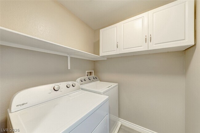 Building Photo - 7940 Dexter Falls St