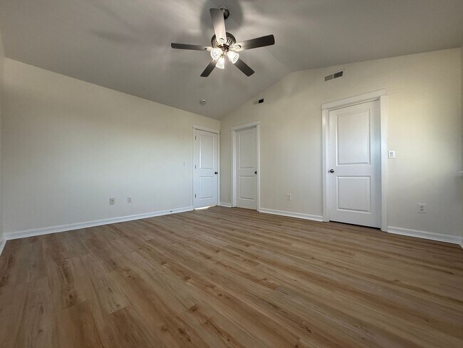 Building Photo - TAKE A LOOK AT THIS GORGEOUS HOME SITTING ...