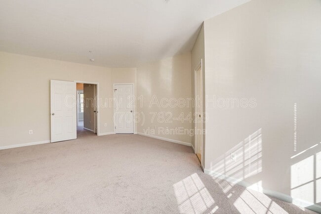 Building Photo - 23515 Forest Haven Way