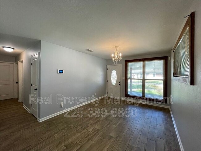 Building Photo - 1340 Bellonia Dr