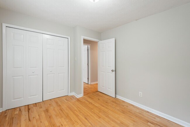 Building Photo - 5957 Warrenpark Ln