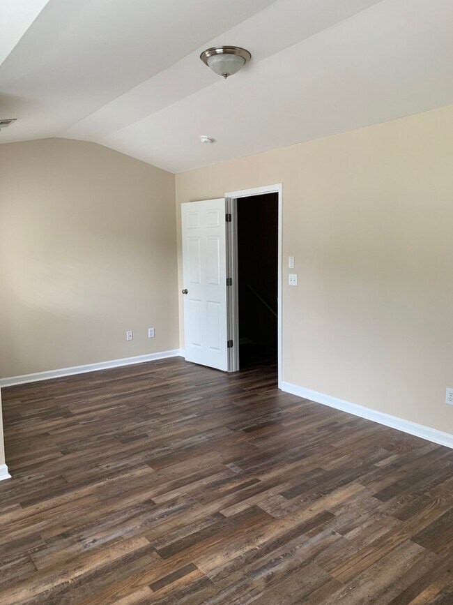 Building Photo - Beautiful town home in Summerville
