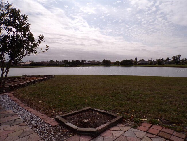 Building Photo - 2437 Greenland Ct