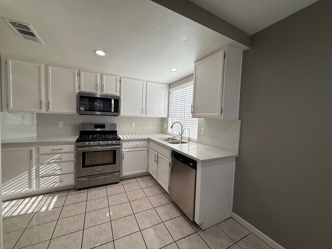 Building Photo - Rancho Alta Mira Single Story Home with 2 Car Garage