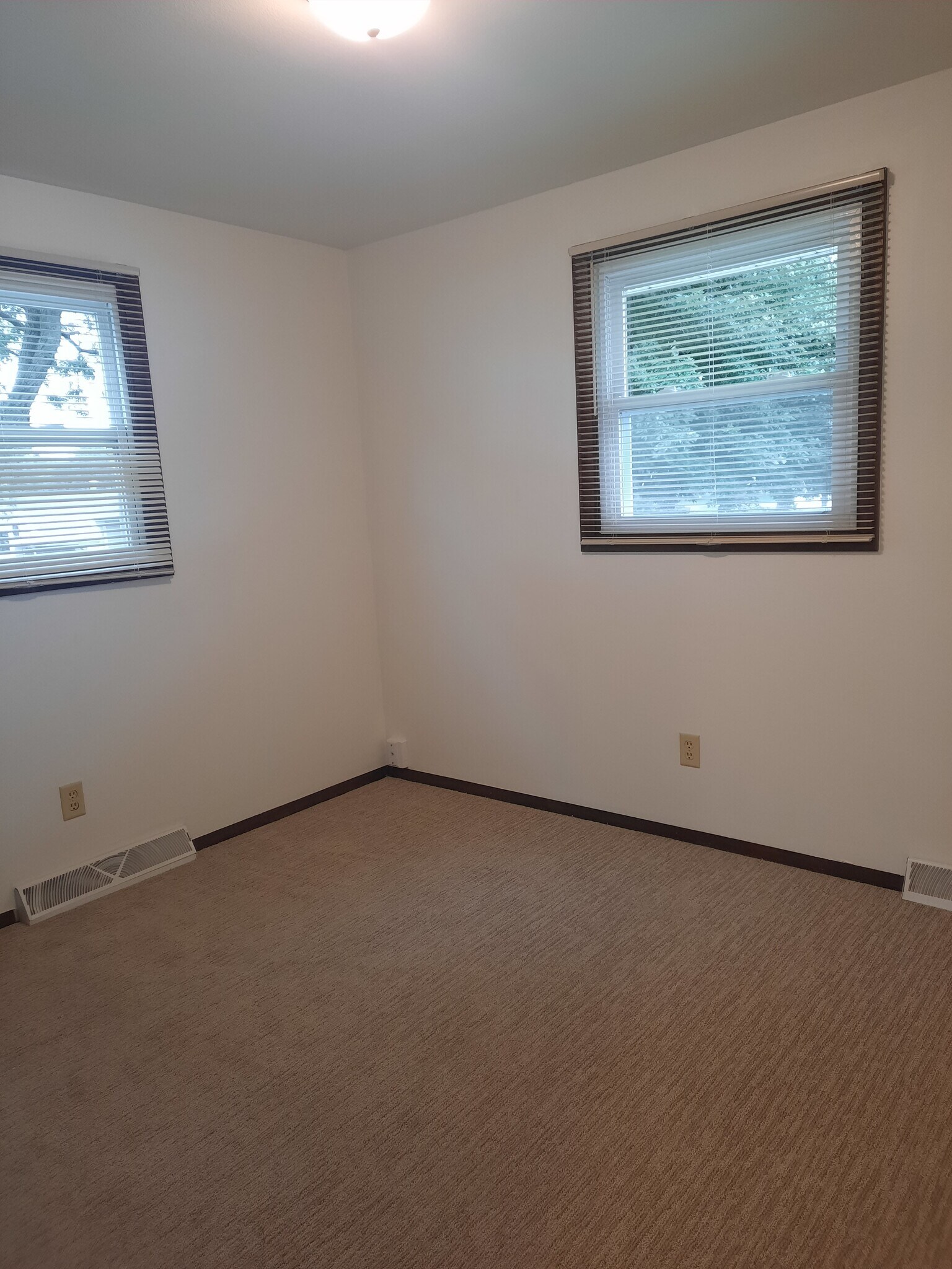 Bed 1 - 3439 Finger Rd