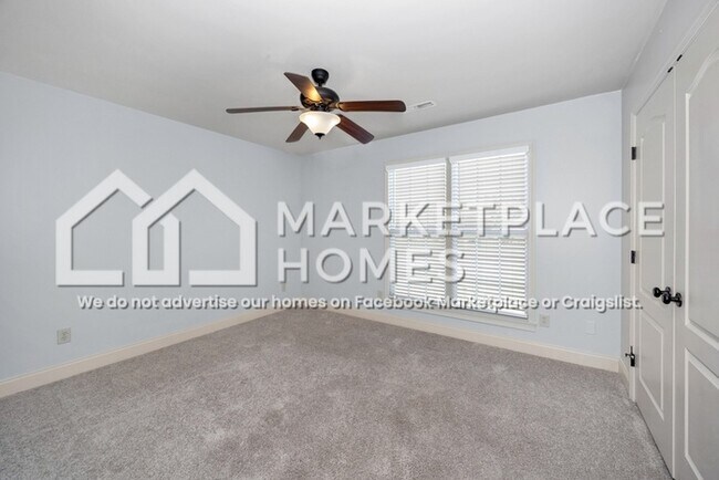 Building Photo - 1015 Ashenbury Park