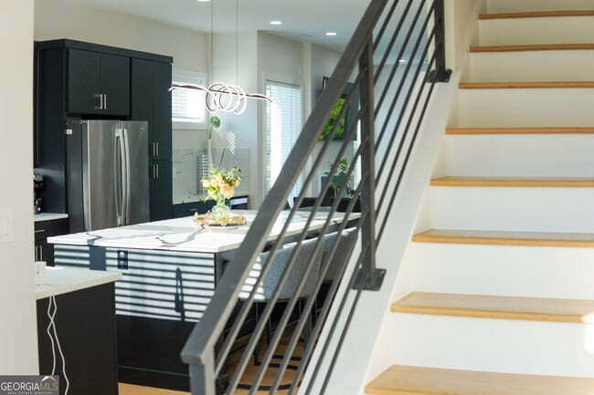 Building Photo - 68 Boulevard SE