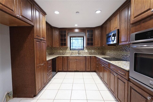 Building Photo - 722 Smalley Dr