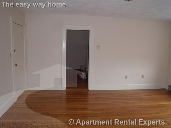 Building Photo - 402 Highland Ave