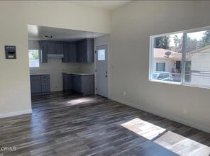 Building Photo - 408 S Ave 20