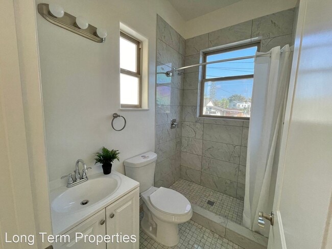 Building Photo - 5 br, 6 bath House - 1284 Pine Ave