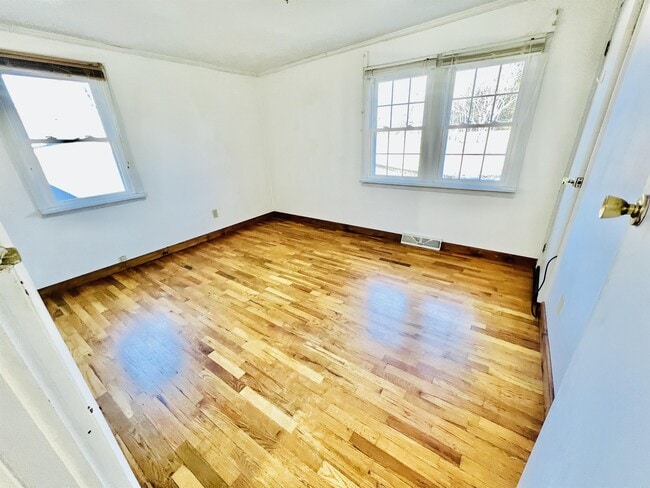 Building Photo - 7951 Elmont Rd