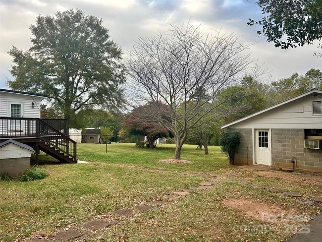 Building Photo - 234 Alf Hoover Rd