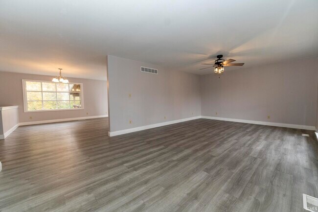 Building Photo - 7877 Marywood Dr