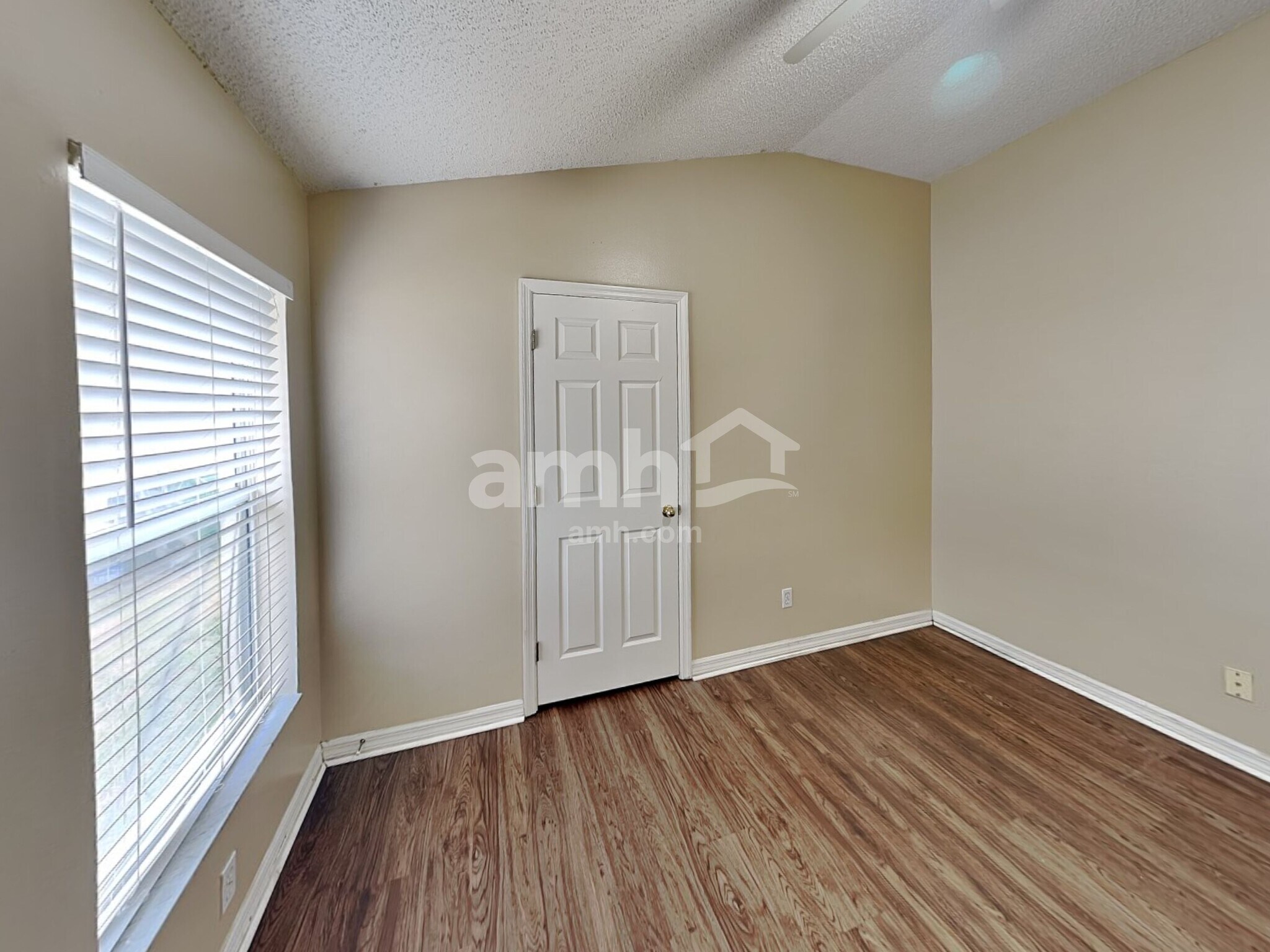 Building Photo - 875 Sedgewood Cir